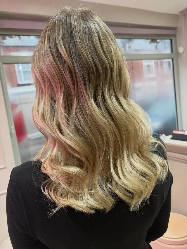 Buttery blonde refresh with soft waves